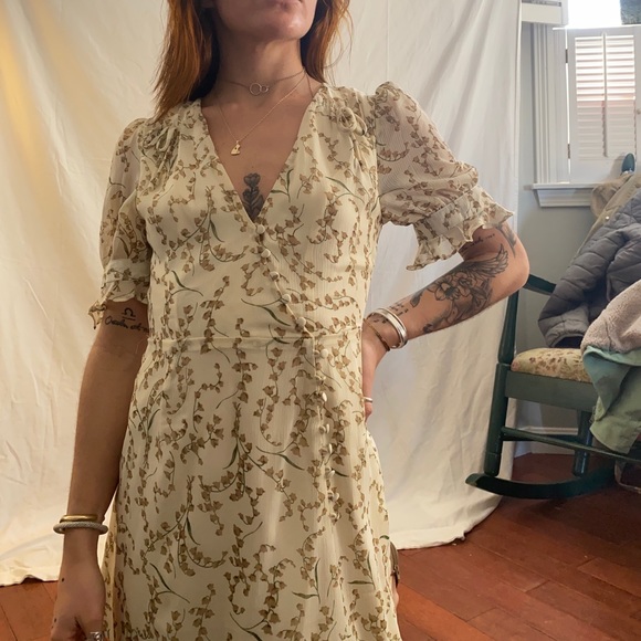 Chiffon and silk dress - Picture 2 of 4